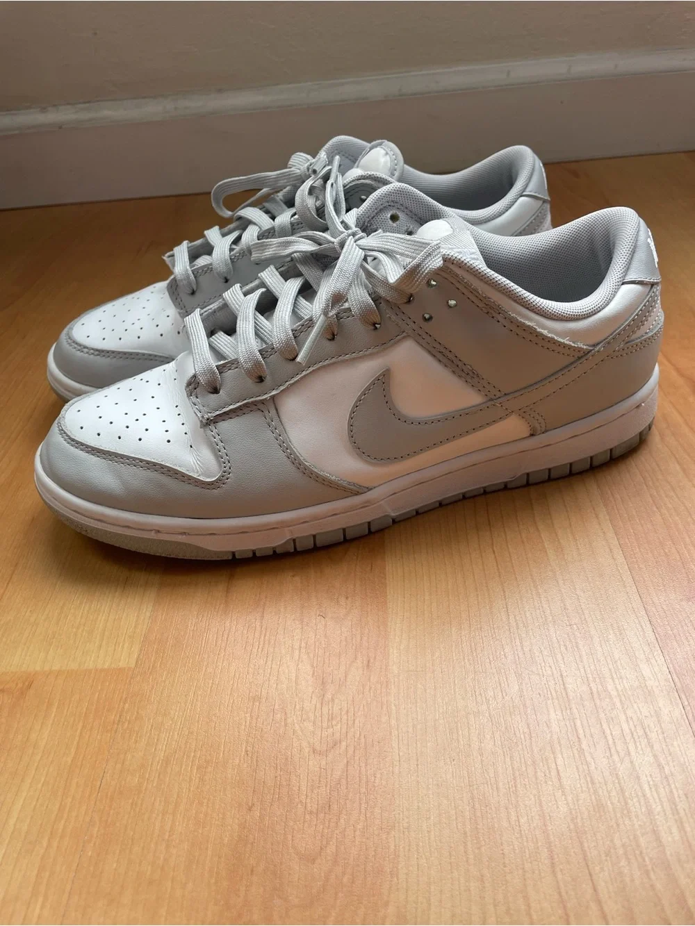 Nike Low-Top Sneakers in White and Light Gray